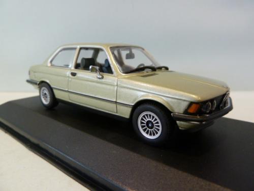 BMW 323i Saloon