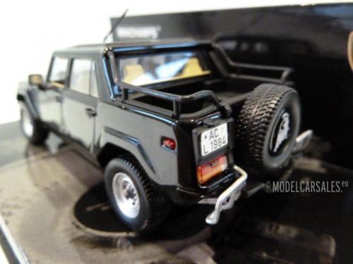 Lamborghini LM002