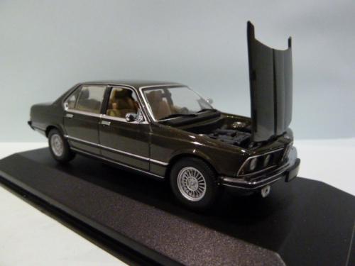 BMW 733i (e23)