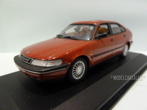 Saab 900 Saloon