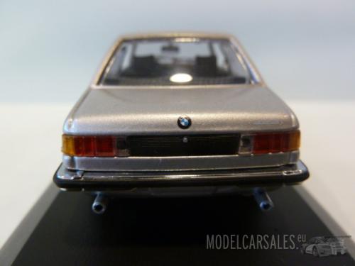 BMW 323i