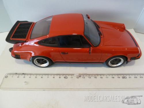 Porsche 911 Carrera 3.2 Clubsport