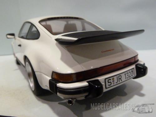 Porsche 911 Carrera 3.2 Clubsport