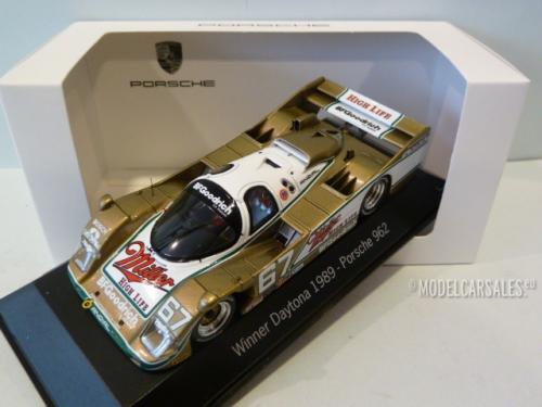 Porsche 962