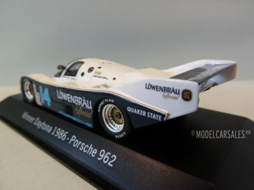 Porsche 962