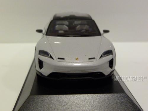 Porsche Mission E Cross Turismo