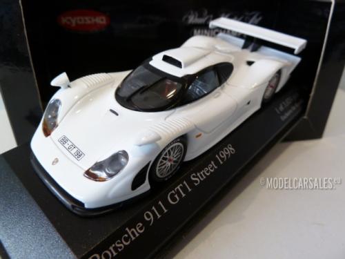 Porsche 911 GT1 Street