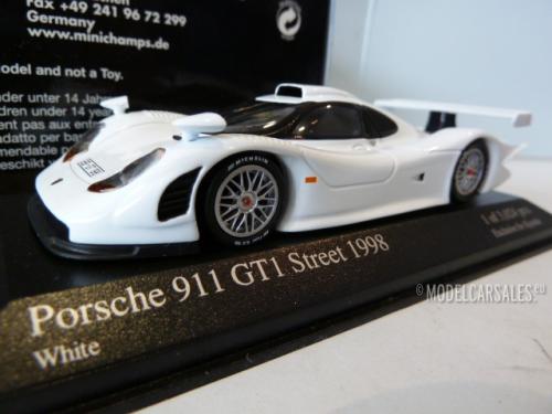 Porsche 911 GT1 Street