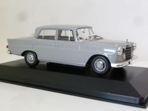 Mercedes-benz 190 (w110)