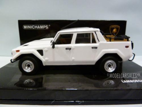 Lamborghini LM002