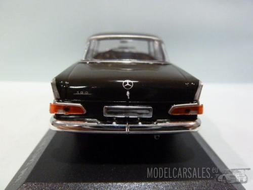 Mercedes-benz 190 (w110)