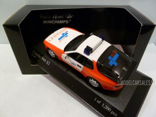 Porsche 944 S2
