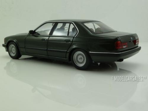 BMW 7-Series 730i (e32)