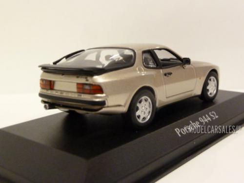 Porsche 944 S