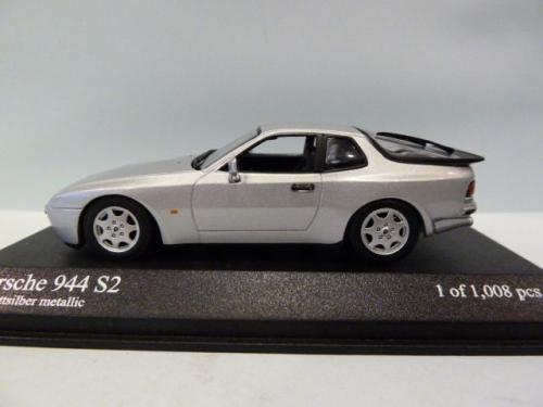 Porsche 944 S2