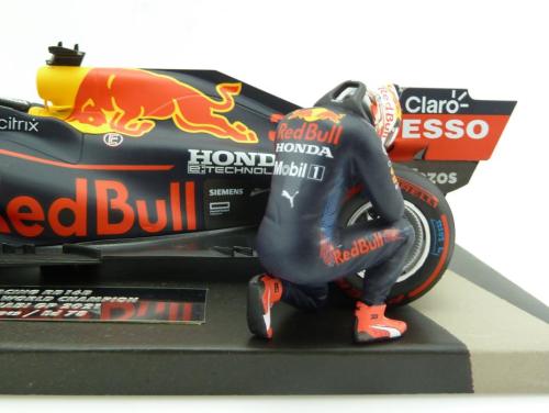 Red Bull Racing RBR16B