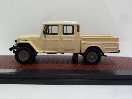 Toyota HJ45 Landcruiser Crew Cab